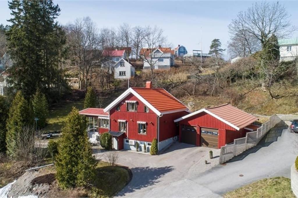 Ferienwohnung Nyrenoverat Kaellarlaegenhet Ljungskile Exterior foto