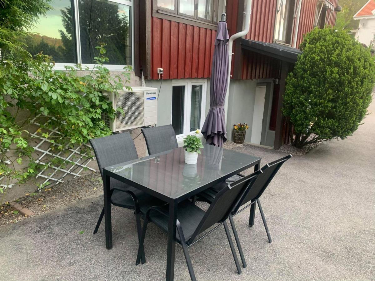 Ferienwohnung Nyrenoverat Kaellarlaegenhet Ljungskile Exterior foto