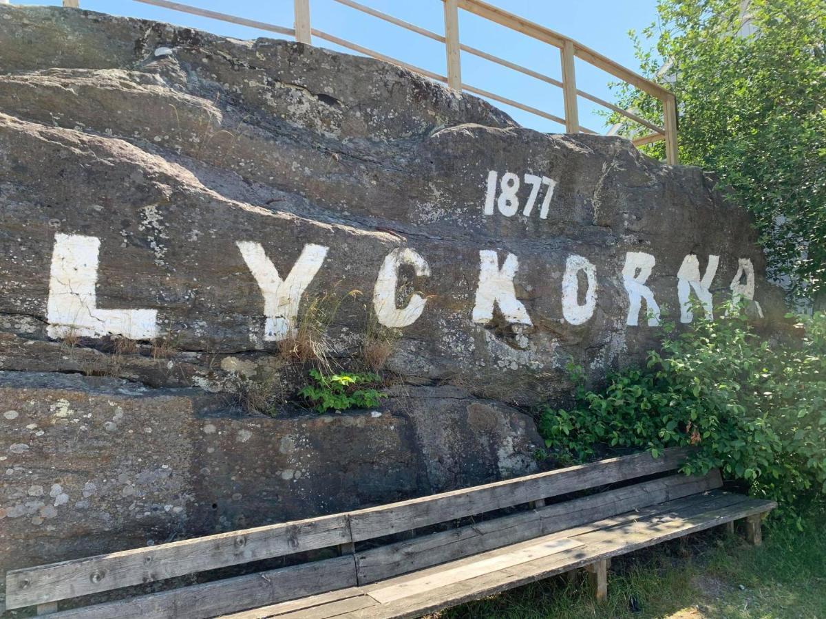 Ferienwohnung Nyrenoverat Kaellarlaegenhet Ljungskile Exterior foto